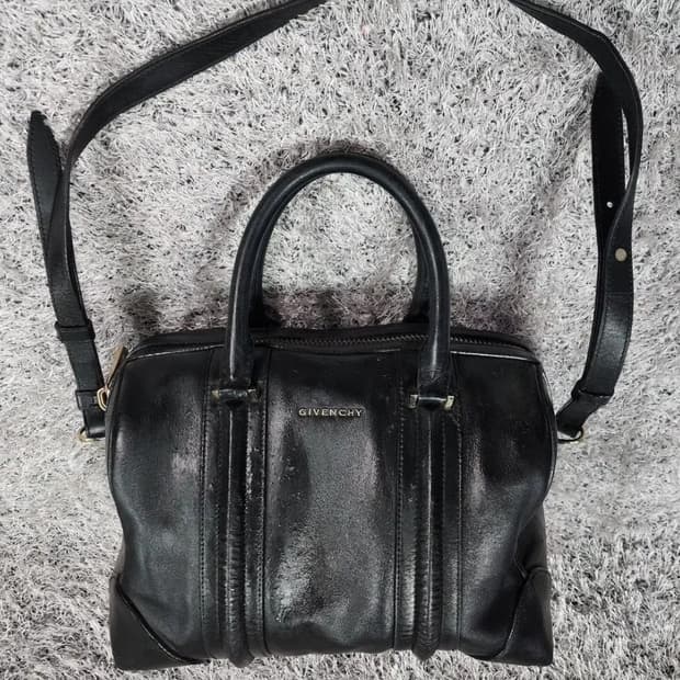 지방시 루크레치아 토트백