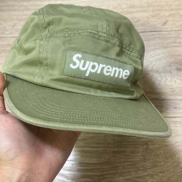 슈프림 워시드 치노 트윌 캠프캡 라이트 올리브 - 24SS Supreme