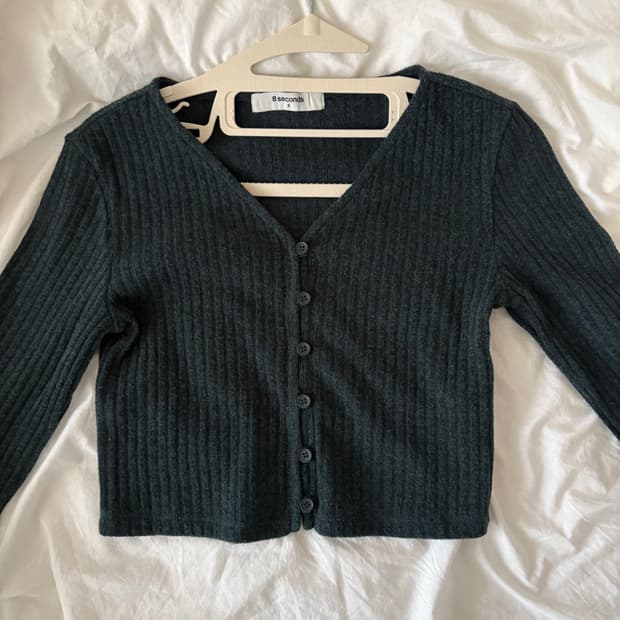 에잇세컨즈 크롭 가디건