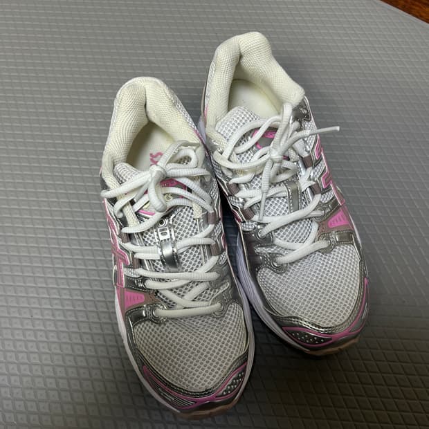 [아식스] 젤 님버스9 핑크/화이트 245사이즈