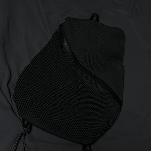 이세이미야케 백팩 블랙