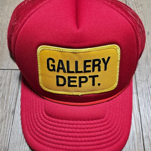 갤러리 디파트먼트 트러커캡 레드
