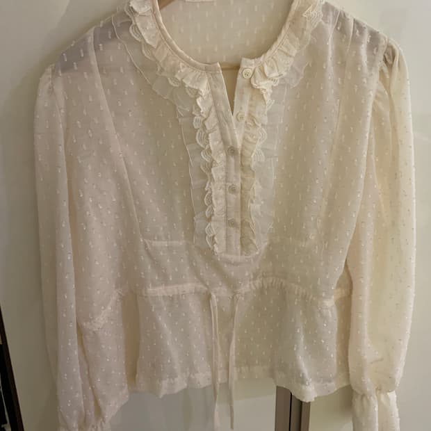 프릴 블라우스 (새상품)