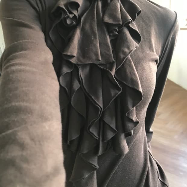 vintage brown frill top