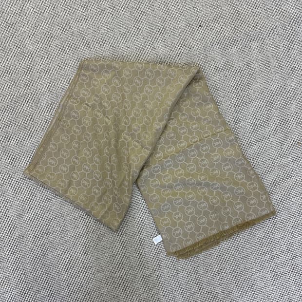 실측확인 마이클코어스 스카프 0424D