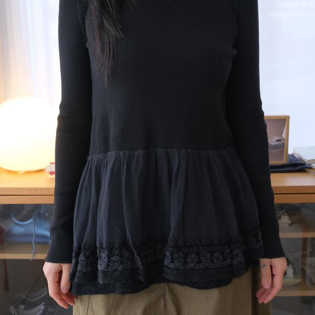 93s Frill lace ribbed top