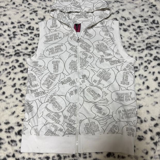 “Unknown” Y2K&Kitsch Mood Sleeveless Hoo