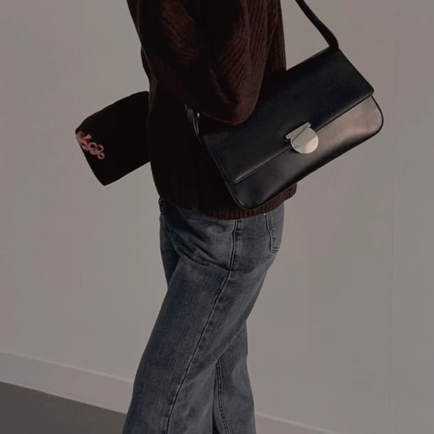 페라가모 간치니 숄더백 블랙