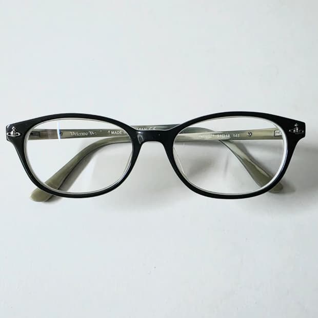 비비안 웨스트우드 빈티지 뿔테 안경 긱시크 펑크 