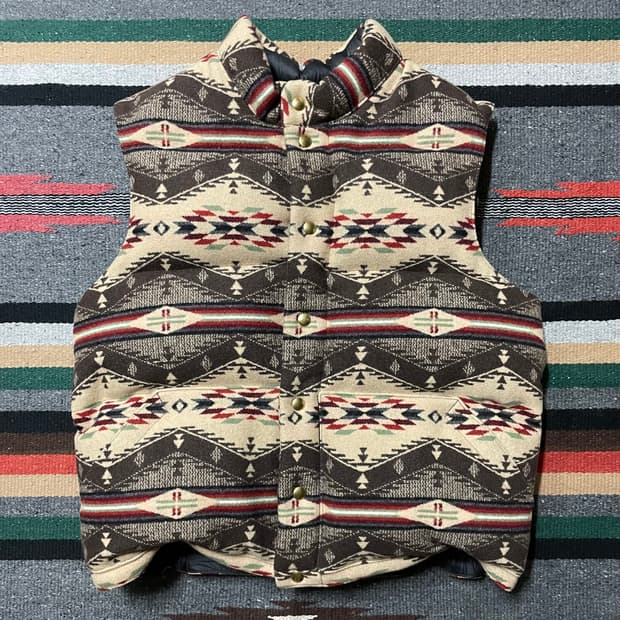 크레센트다운웍스 패딩 베스트