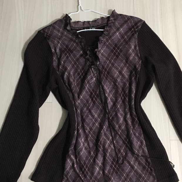 무료배송) 프릴 체크 니트