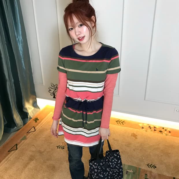알록달록 스트라이프 원피스에  코랄 컬러 매치😵💞