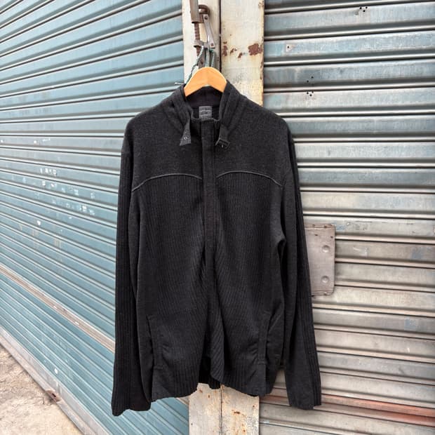 캘빈클라인 하이넥 버클 집업 니트