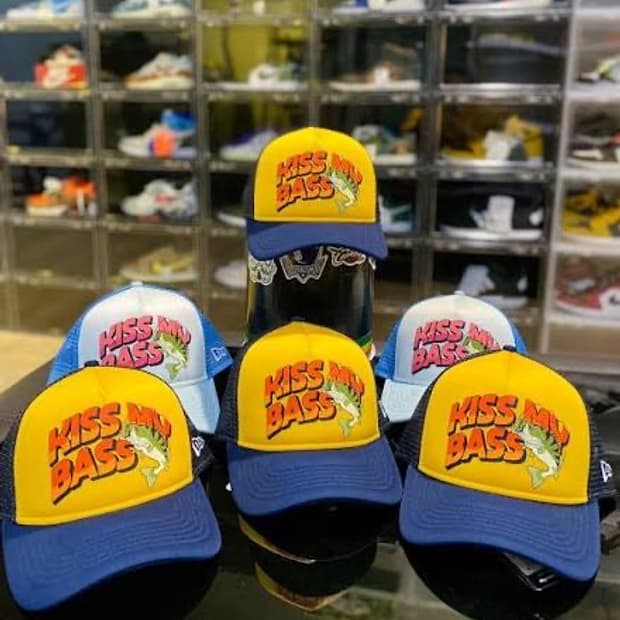 [구매] 뉴에라 키스마이배스 kissmybass 트러커캡