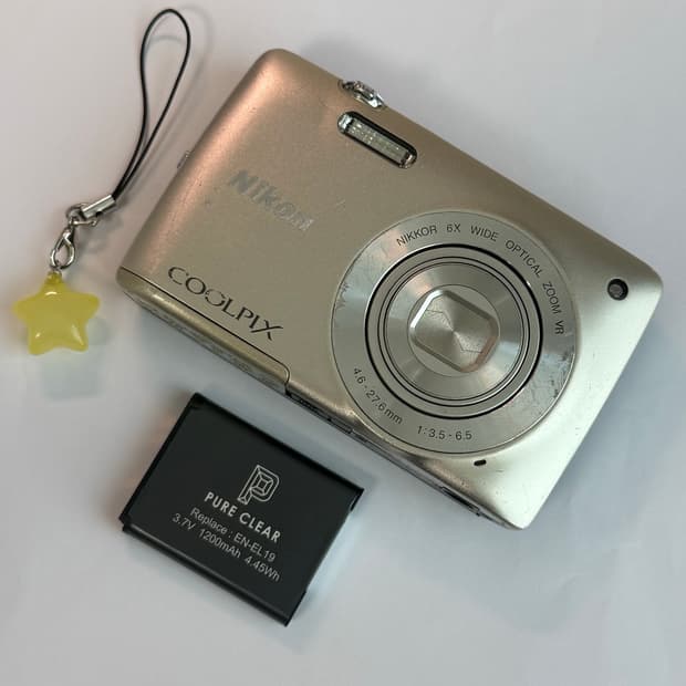 니콘 Nikon coolpix s4400 실버 디지털 카메라 판매해요