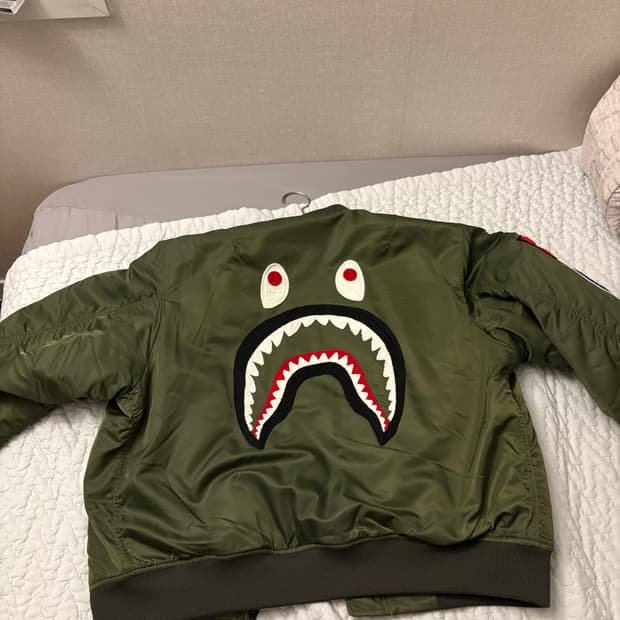 베이프 항공자켓