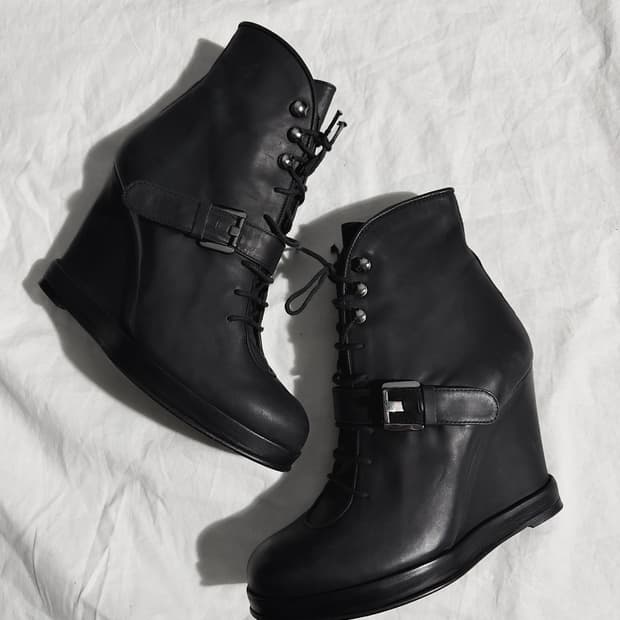 rare* surface to air 레이스업 버클 웨지힐 부츠