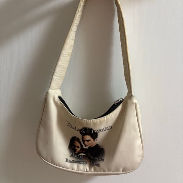 Praying 프레잉 숄더백