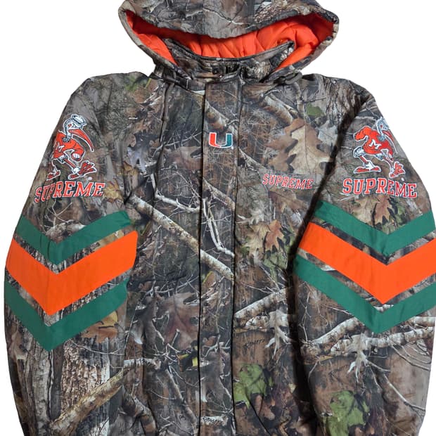 "Supreme Mitchell & Ness NCAA Hooded Sta