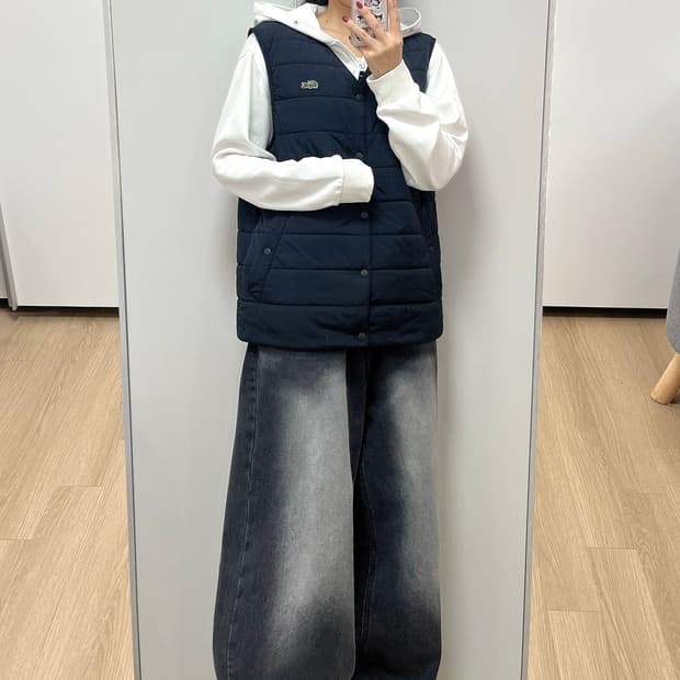 라코스테 자수로고 경량 패딩 조끼