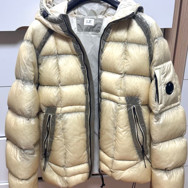CP컴퍼니 씨피컴퍼니 DD쉘 패딩 피스타치오 L 100