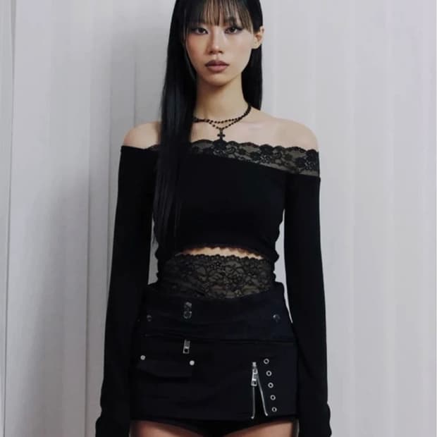 일리오 오프숄더탑
