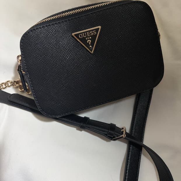 게스 카메라백 크로스백