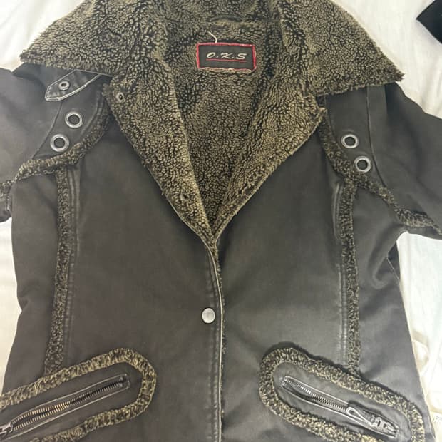 빈티지 카키 무스탕 코트 와투케 모리걸