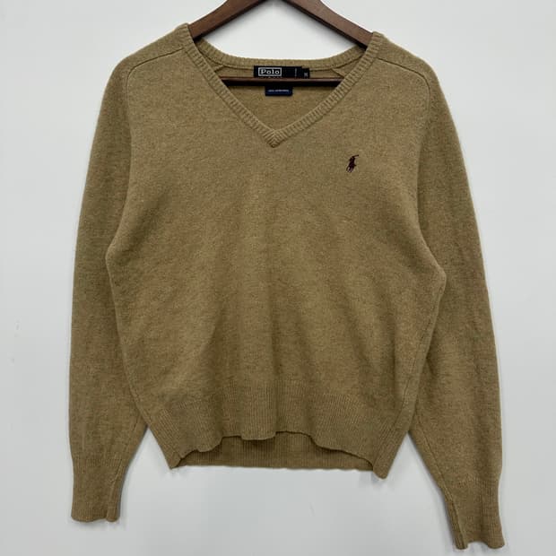 폴로 베이지 브이넥 니트 