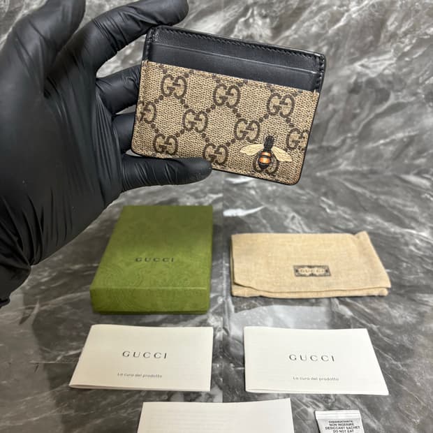 구찌 베스트리에 꿀벌 카드지갑