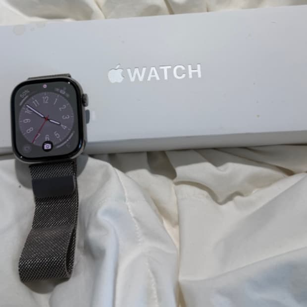 애플워치 11 46mm 네추럴티타늄