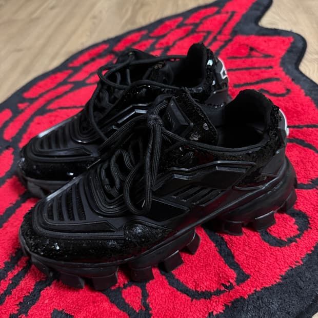 프라다 클라우드버스트 썬더 스니커즈 블랙 37