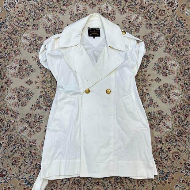 비비안웨스트우드 앵글로매니아 금장 슬리브리스 트렌치코트