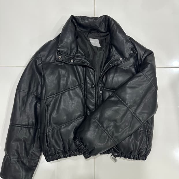 에잇세컨즈 블랙 패딩  xs