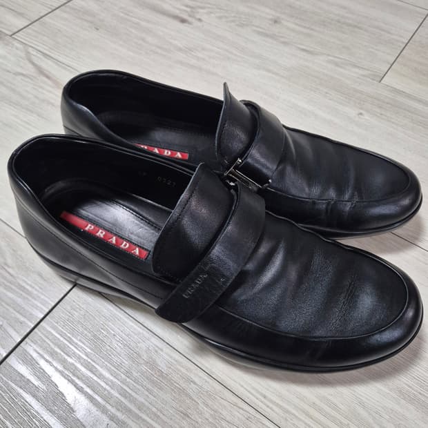 프라다 스포츠 스트랩 버클 로퍼 8.5 275