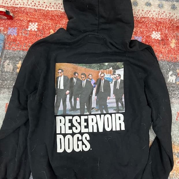 와코마리아 저수지의 개들 후드티 L