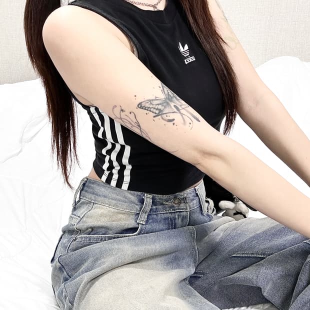 아디다스 센터로고 삼선 크롭 탱크탑