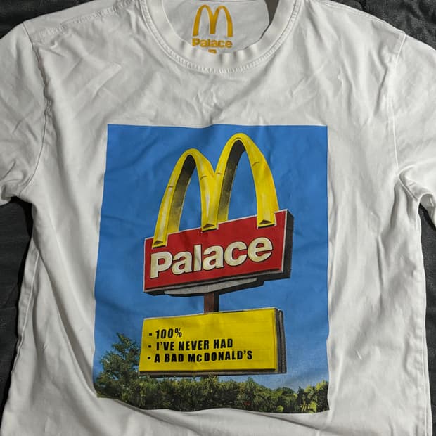 (23FW)팔라스x맥도날드 콜라보 사인 반팔 티셔츠 M사이즈