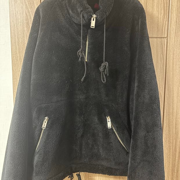 어텐션로우 퍼 아노락