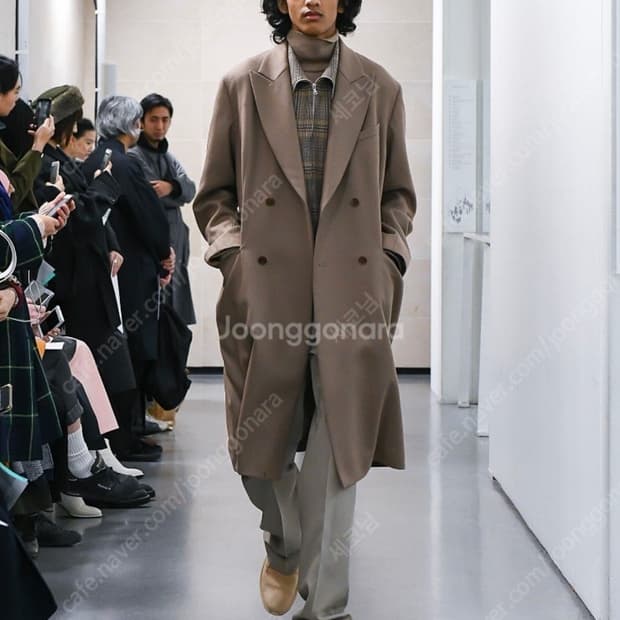 오라리 베이지 코트