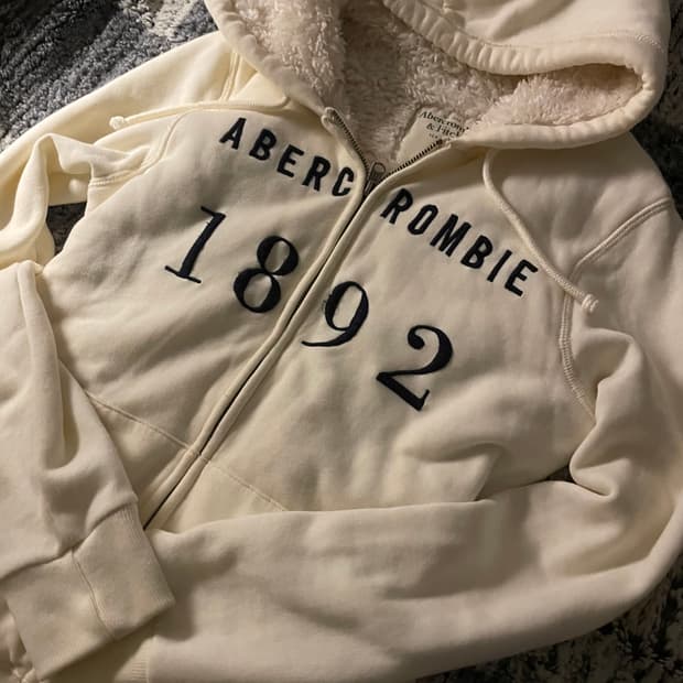 아베크롬비 퍼 후드집업 아이보리