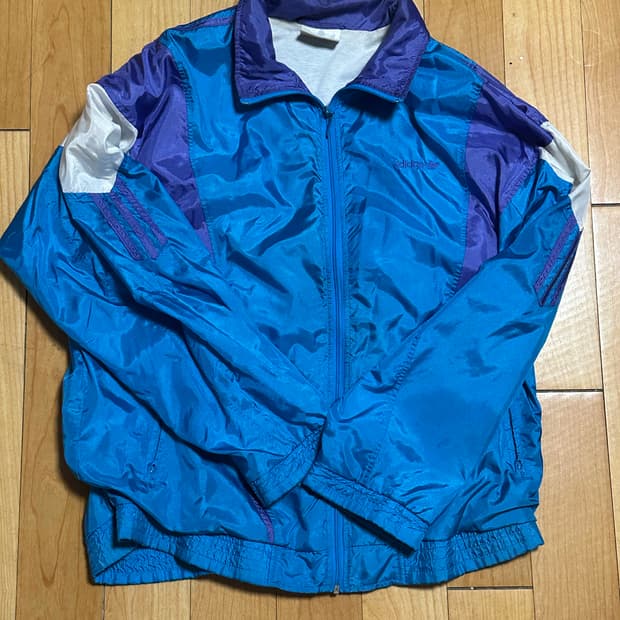 아디다스 구제 바람막이 L~XL 팝니다