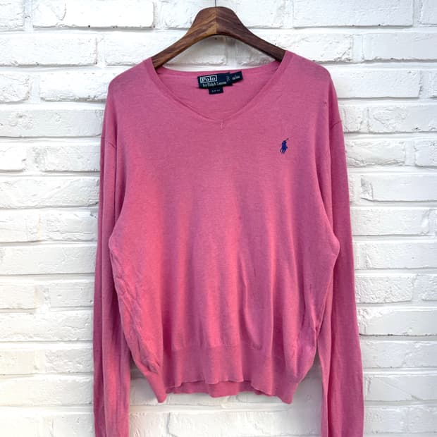 폴로 핑크 브이넥 슬림핏 니트