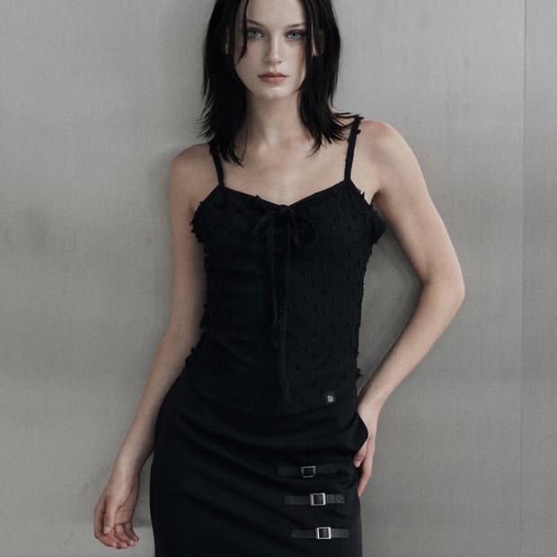 므넴 자체제작 폼폼 슬리브리스