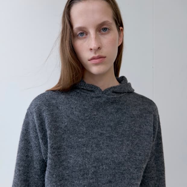 파이카 HAIRY HOODED KNIT TOP (charcoal)