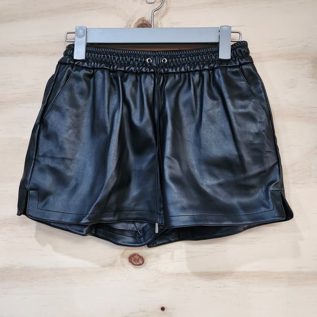 487) 페이퍼문 paper moon 비건레더 반바지 (밴딩)