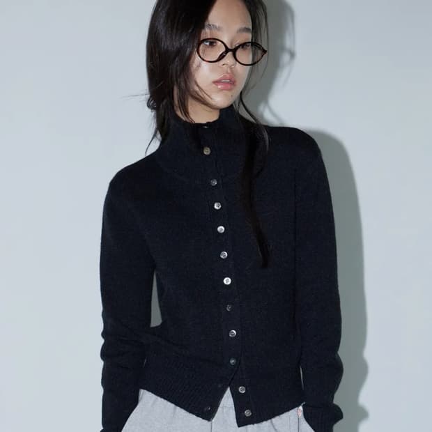 미치코런던 하이넥 버튼 가디건 블랙