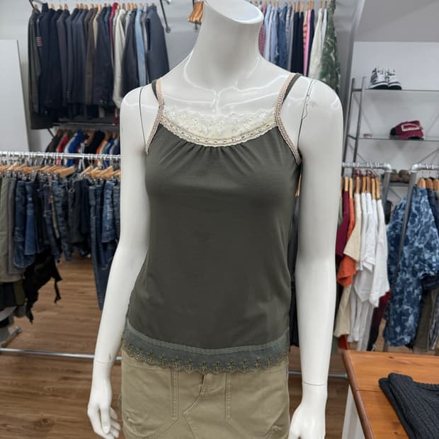 빈티지 카키 레이스 레이어드 슬리브리스