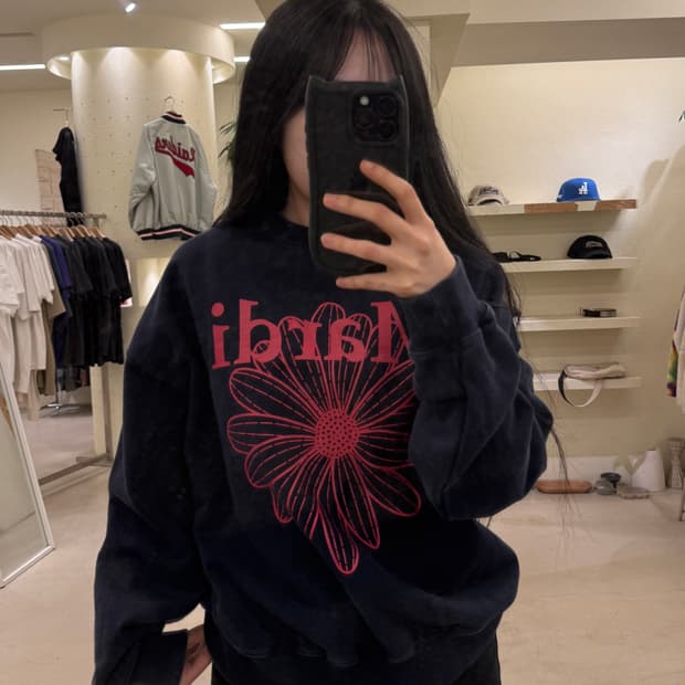 마르디 메크르디 빅로고 크롭 맨투맨 U2