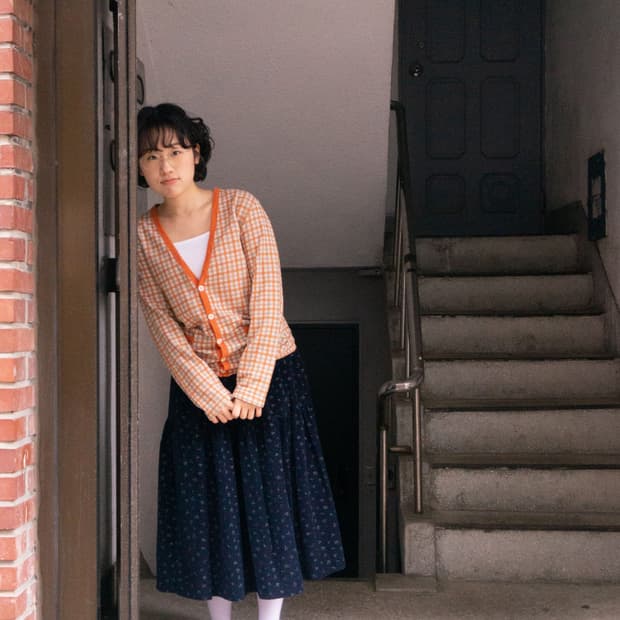 귤빛 창가 체크 가디건